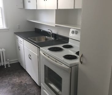 2 Bedroom - Photo 2