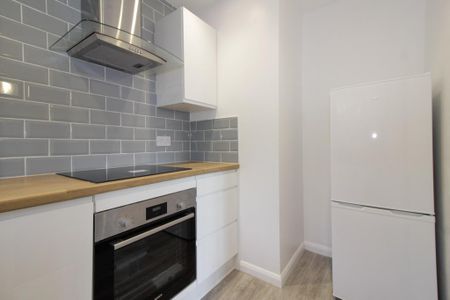 Flat K Araby Court Lawrence Grove, Southampton - Photo 5