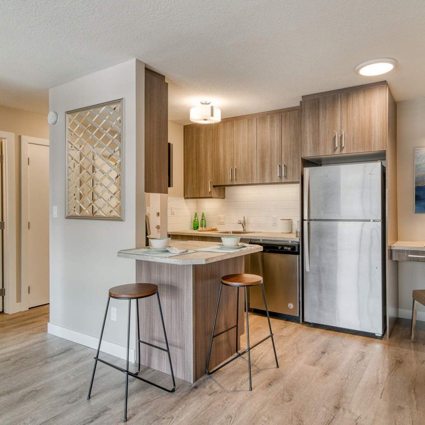 Alberta, 824 13 Avenue SW, T2R 0L2, Calgary - Photo 1