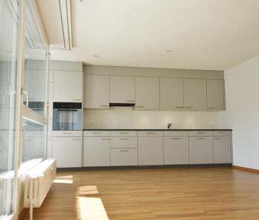 Helle 4.5-Zimmer-Parterrewohnung mit sonnigem Sitzplatz - Photo 3