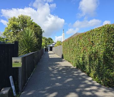 Beautiful Three-Bed, Two-Bath Home in Otumoetai - Otumoetai - Photo 2