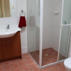 SPACIOUS UNIT - PERFECT LOCATION - Photo 2