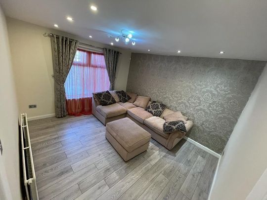 3 bedroom semi-detached house to rent - Photo 1