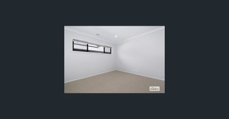 Spacious & Stylish 4 Bedroom Family Home Opposite Playground - Photo 2