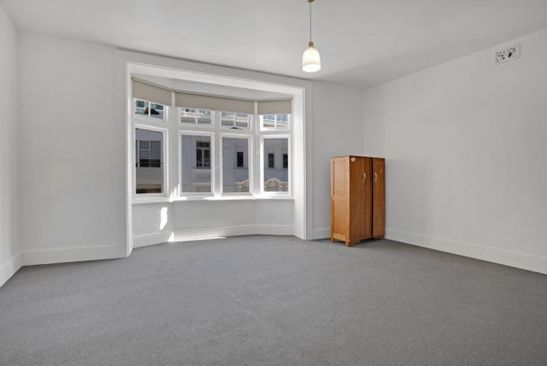 Two Bedroom Apartment in the heart of City - Photo 1