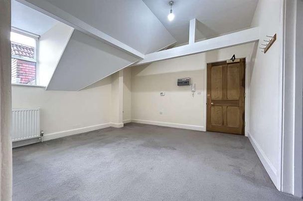 Town Centre, Basingstoke, RG21 - Photo 1