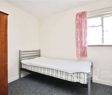 Blackwell Avenue, Guildford, Surrey, GU2 8LU - Photo 6