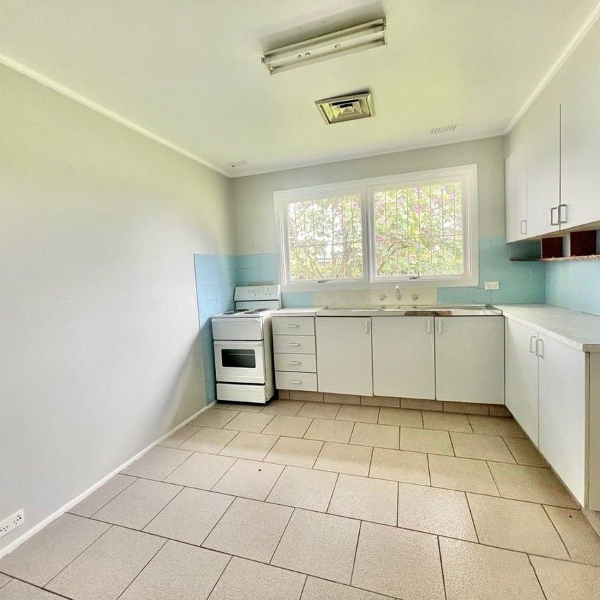 Spacious Family Home with Prime Street Exposure - Photo 1