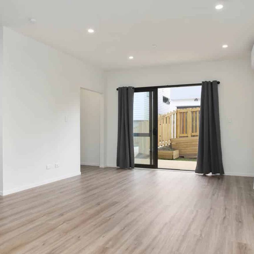 Standalone Townhouse - Photo 1