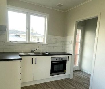 2 BEDROOM - REDECORATED - CARPORT - Photo 4
