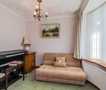 Marriott Grove, Wakefield - Photo 1