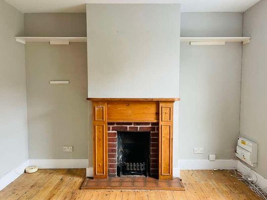 Lingfield, Surrey, RH7 - Photo 1