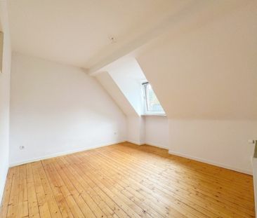 Schöne ca. 57m² 2-Zimmer-Dachgeschoss-Wohnung mit Blick über die Ha... - Foto 5