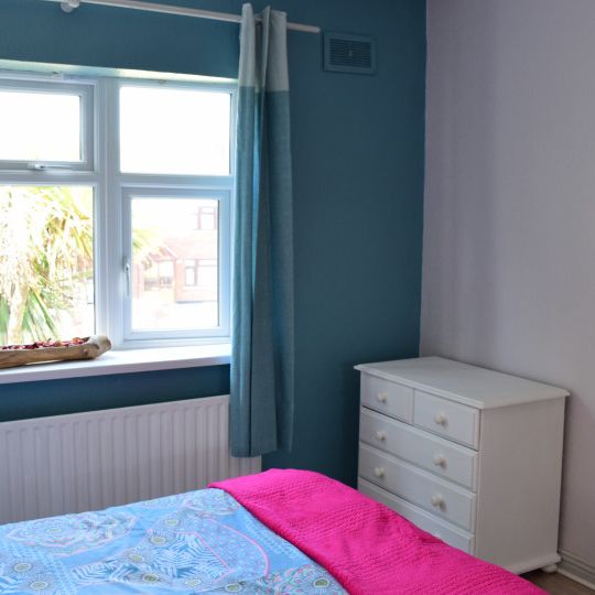 Great room in 3-bedroom apartment in Tallaght, Dublin - Photo 1