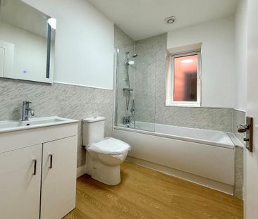 3 bedroom semi-detached house to rent - Photo 4