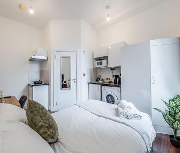 Studio to rent - Photo 2