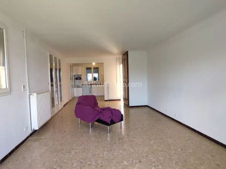 Location Villa 4 pièces 124 m2 à Sainte-Tulle - Photo 4