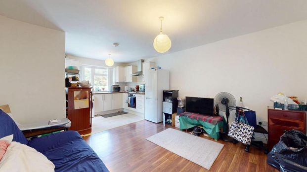 3 bedroom flat to rent - Photo 1