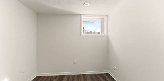 407/Jane Brand New 2Bdrm Twnhouse Modern Finishes Open Concept Living - Photo 2