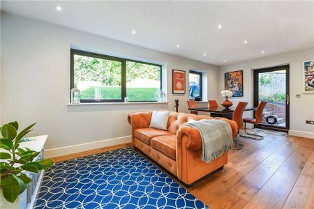 4 bedroom detached house to rent - Photo 4