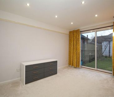 3 bedroom detached house to rent - Photo 5