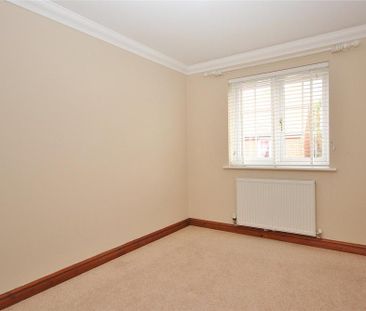3 bedroom terraced house to rent - Photo 6
