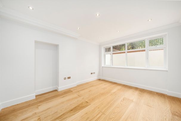 Chatsworth Road, North West London, NW2, London - Photo 1