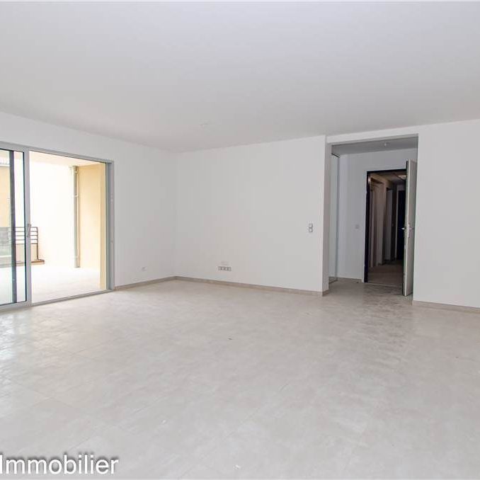 Location Appartement 3 pièces 74m² ST MARCELLIN 38160 - Photo 1