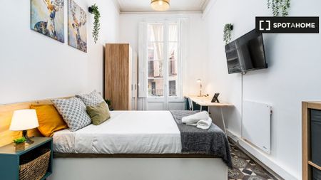 barcelona, Catalonia 08003 - Photo 3