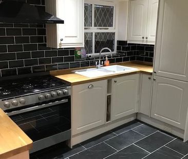 Room in a Shared House, Wardown Crescent, LU2 - Photo 4