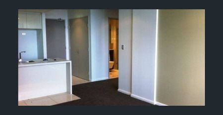 Wonderful Large Apartment! 2 spacious Bedroom + study! One master with ensuite! Heart of Epping! - Photo 4