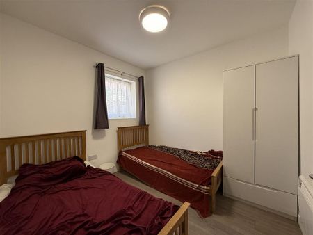 2 bedroom detached bungalow to rent - Photo 2