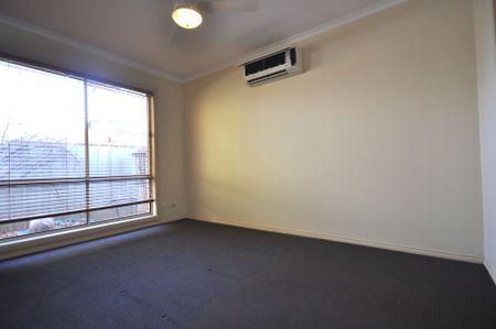 DESIRABLE OSPREY - 3x2 Villa in Secure Complex with Pool - Photo 5