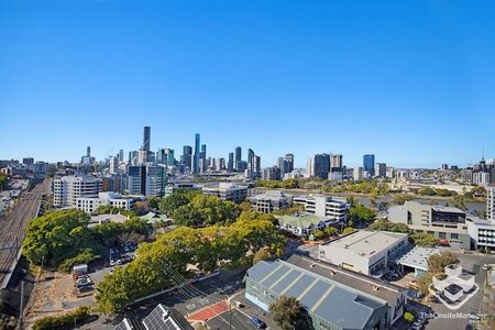 AROBR MILTON - RIVER VIEW 2 BEDROOM 2 BATHROOM APARTMENT PLUS A CAR PARK â JUST 2KM FROM THE CBD - Photo 2