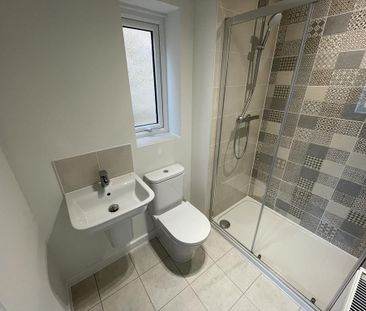 3 bedroom semi-detached house to rent - Photo 3