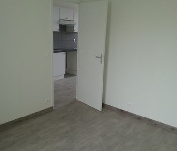 Location Appartement 2 pièces 36m² ST MAUR DES FOSSES 94100 - Photo 2