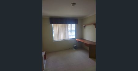 Large spacious 4 bedroom with study home in highly desirable Ranford estate! - Photo 2