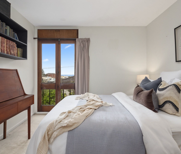 16 Ashley St, Tamarama, NSW 2026 - Photo 2