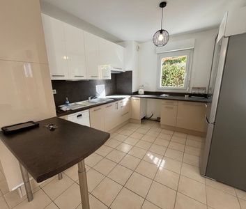 Location Appartement 3 pièces 77m² LE PRADET 83220 - Photo 6