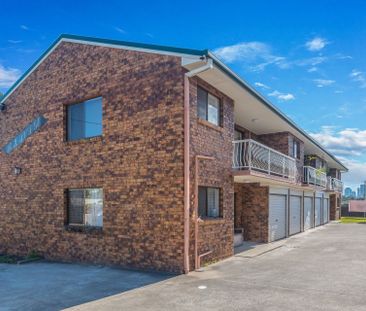 Beautifully Renovated Unit - Quiet Elevated Location, Easy Walk to ... - Photo 5