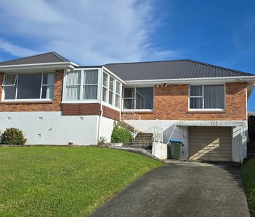 Spacious 3 bedroom home with elevated views. - Photo 5