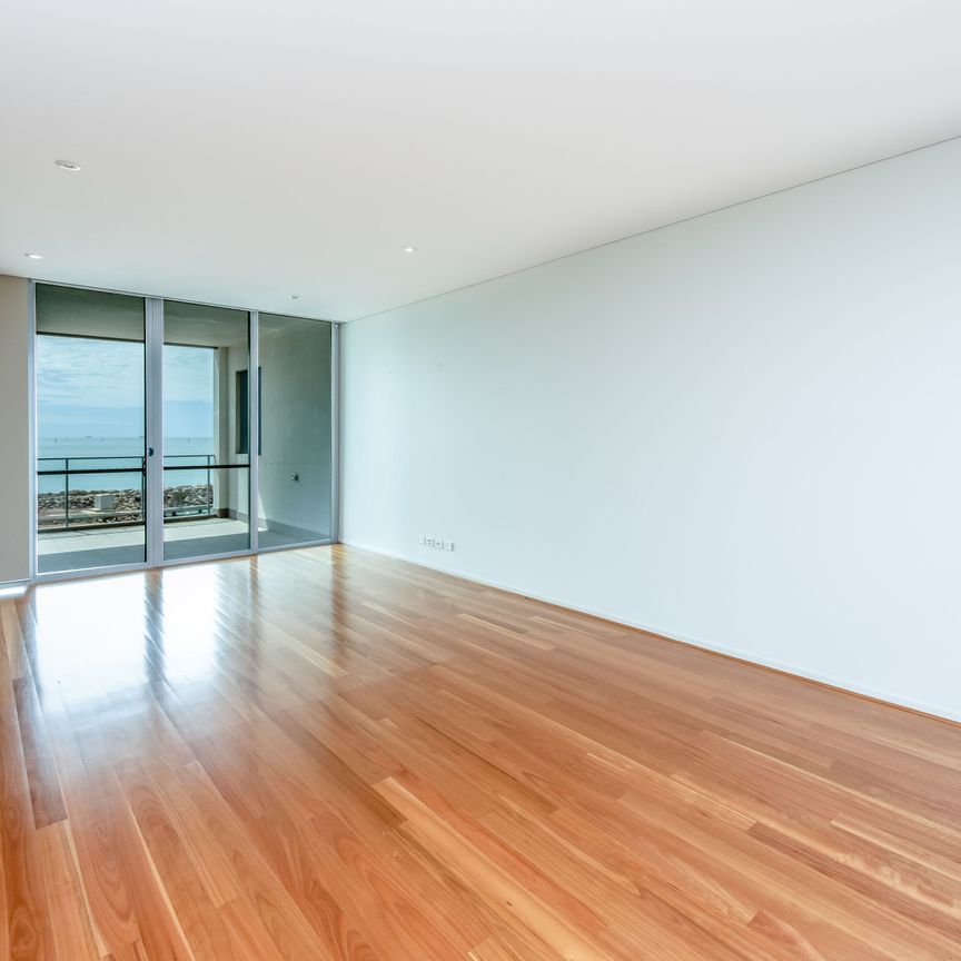 BATAVIA MARINA APARTMENT - LIVE THE LIFE OF LUXURY! - Photo 1