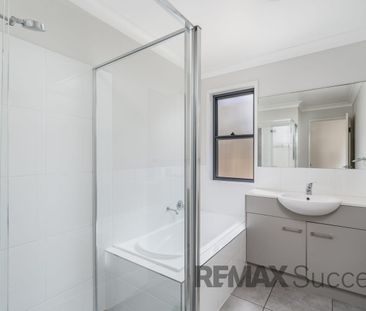 Modern Easy-Care Living in Central Wilsonton - Photo 5