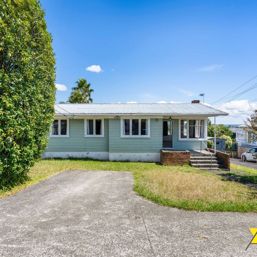 Charming 3-Bedroom Home with Spacious Lawn - Photo 1