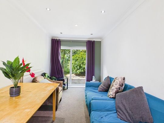 5 bedroom semi-detached house to rent - Photo 1