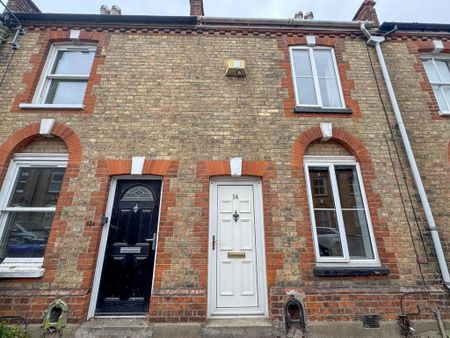2 bedroom terraced house to rent - Photo 2