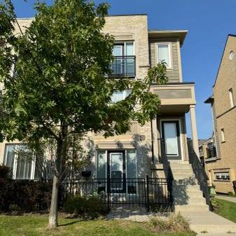 Rare 1 bed, 1 bath townhome, 2 parking FOR RENT - Erin Mills - Photo 1