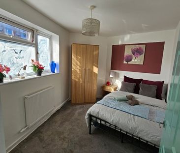 1 Bed Flat, Clifton Road East, L6 - Photo 4