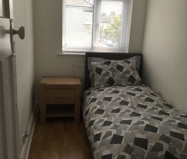 3 Bed Terraced House, Brooklyn Avenue, SE25 - Photo 4