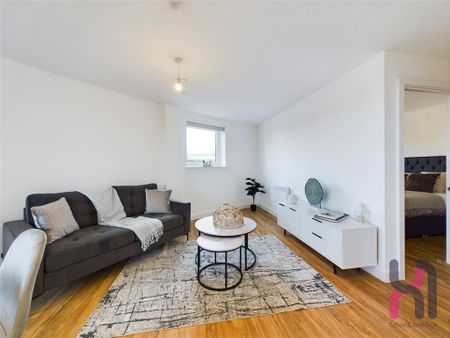 2 bedroom flat to rent - Photo 2